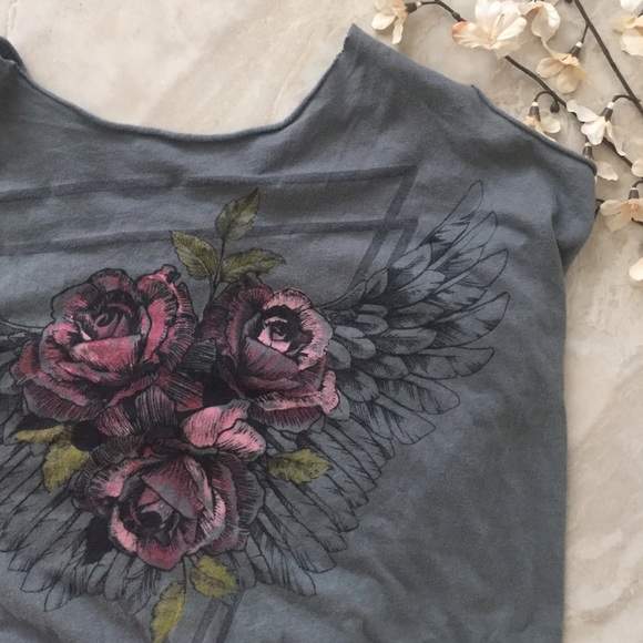 Forever 21 Tops - Forever 21 Rose Halter Top Forever 21 Tops - Forever 21 Rose Halter Top