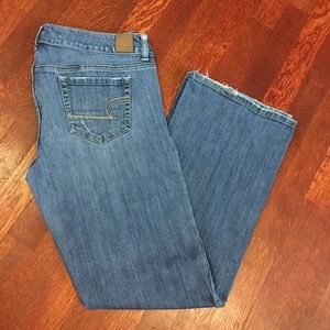 SOLD! American Eagle Favorite Boyfriend Jeans