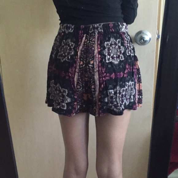 Patterned Shorts - Picture 3 of 3