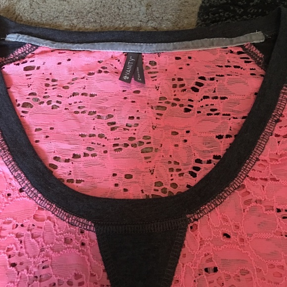 Gorgeous NWOT shirt from vanity! - Picture 2 of 3