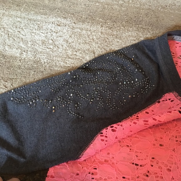 Gorgeous NWOT shirt from vanity! - Picture 3 of 3