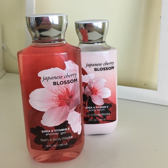 Bath & Body Works shower gel and lotion