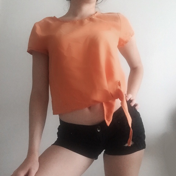 H&M Tops - H&M Side Tie Crop Top H&M Tops - H&M Side Tie Crop Top