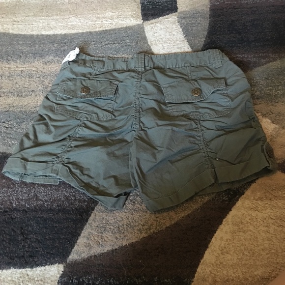 Dark green shorts! - Picture 2 of 3