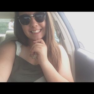 Meet your Posher, Mikaela