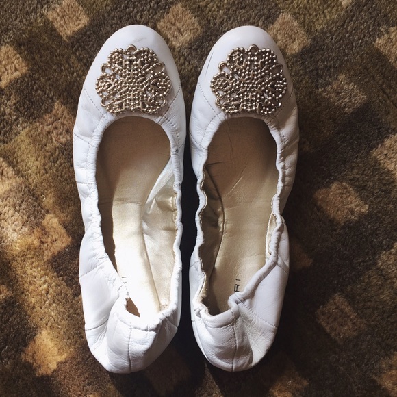 Tahari Valerie white embellished ballet flats