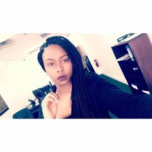 Meet your Posher, Alexis