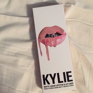 Koko K lip kit