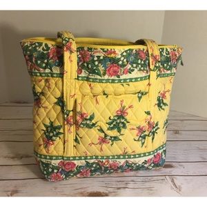 Vera Bradley Bags - EUC. Vera Bradley bag beautiful Hope design Vera Bradley Bags - EUC. Vera Bradley bag beautiful Hope design