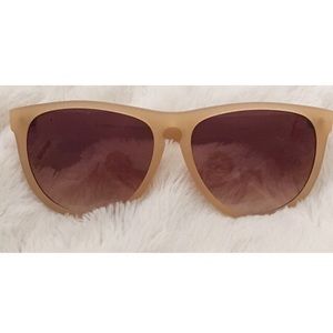 Tan Gap sunglasses
