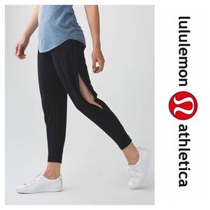 LULULEMON Superb Pant🍋💦 *24 HOUR SALE*