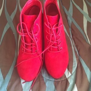 Women red ankle booties