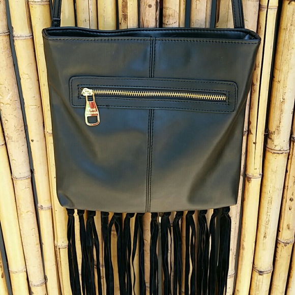 STEVE MADDEN Black Fringe Crossbody Bag! NWT - Picture 2 of 4