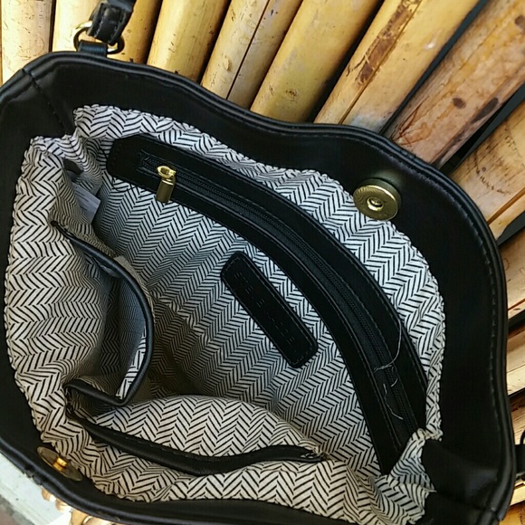 STEVE MADDEN Black Fringe Crossbody Bag! NWT - Picture 4 of 4