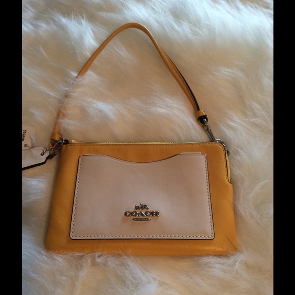 Beautiful Coach Wristlet - Picture 2 of 4