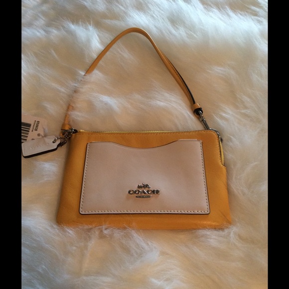 Beautiful Coach Wristlet - Picture 4 of 4