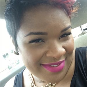 Meet your Posher, Nakisha