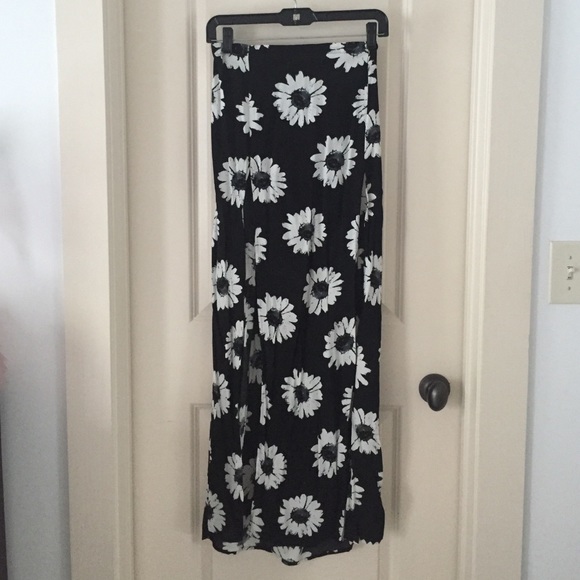 Long skirt with open sides