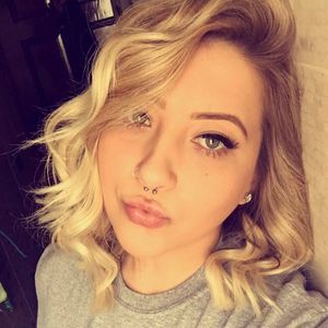 Meet your Posher, Zelina