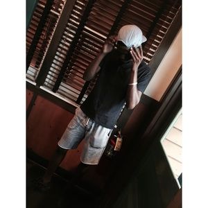 Meet your Posher, Nakia