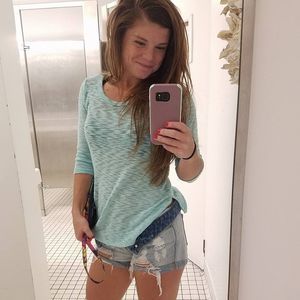 Meet your Posher, Ashley