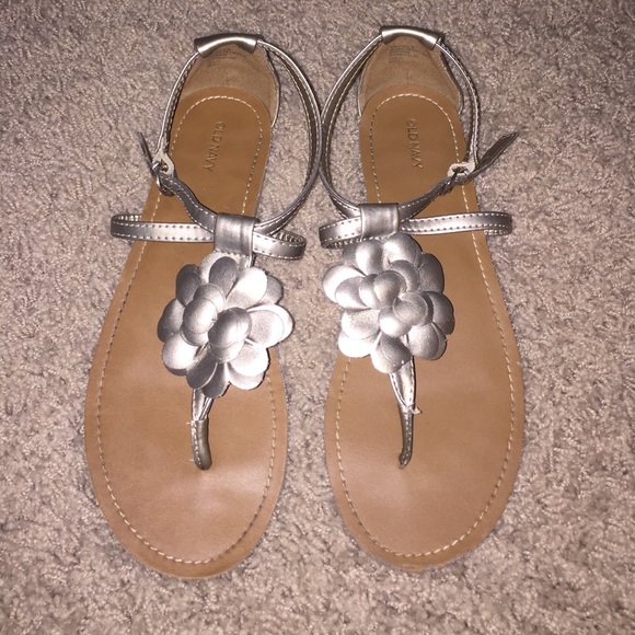 Shoes - Silver Flower Sandals