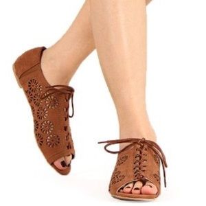 camel color Lace up flats!
