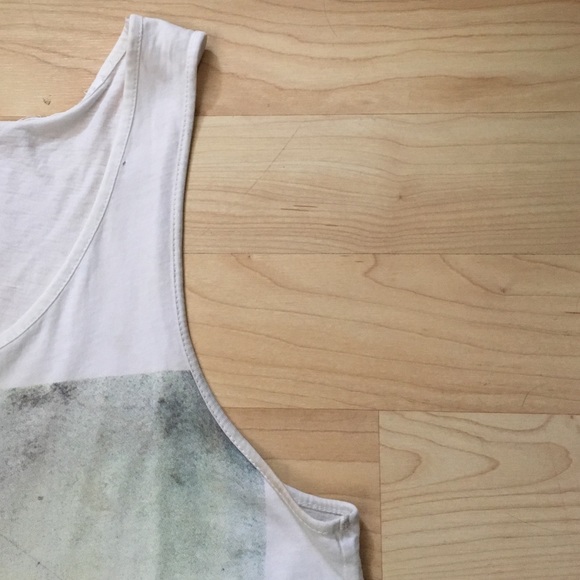 Las Vegas Muscle Tank - Picture 3 of 3