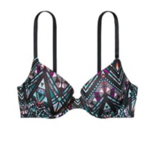 DOES ANYONE HAVE A VS PINK SUPER PUSH UP BRA???