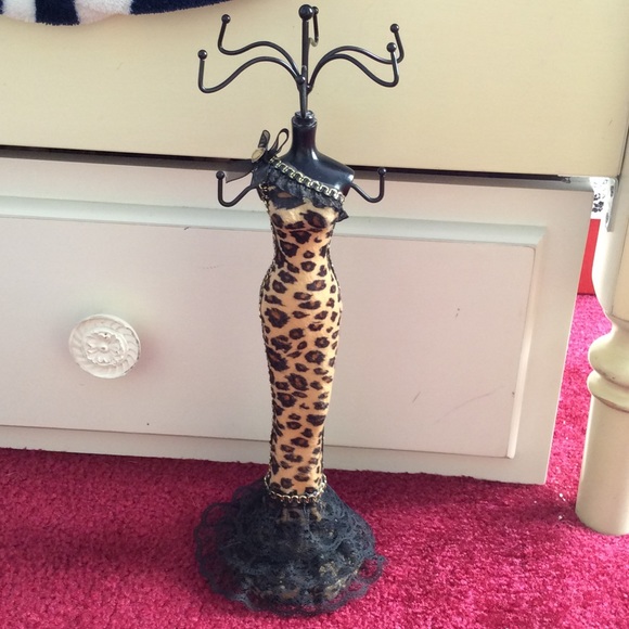 Necklace tree