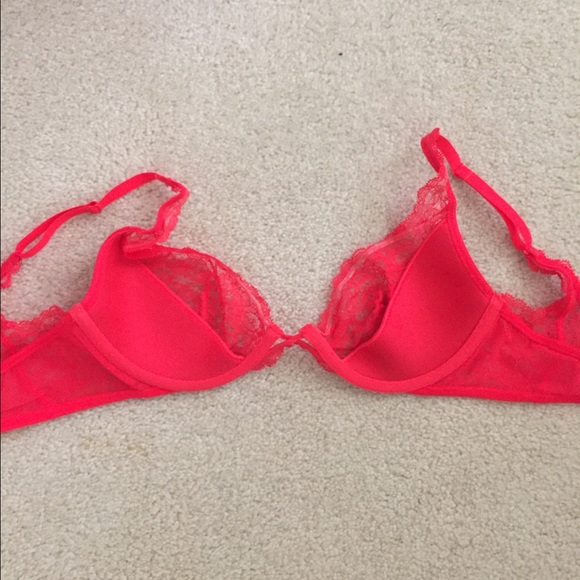 Victoria's Secret Fearless Demi Bra - Picture 2 of 3