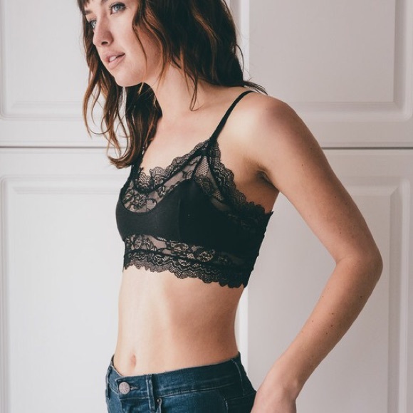 Other - NWT || Black Scalloped Lace Bralette