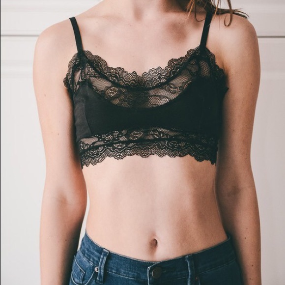 NWT || Black Scalloped Lace Bralette - Picture 2 of 4