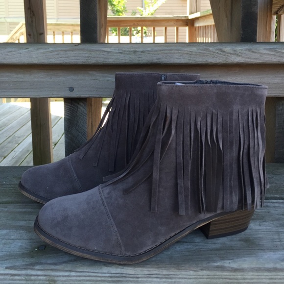 ‼️SOLD OUT‼️•Fringe Booties• - Picture 2 of 4