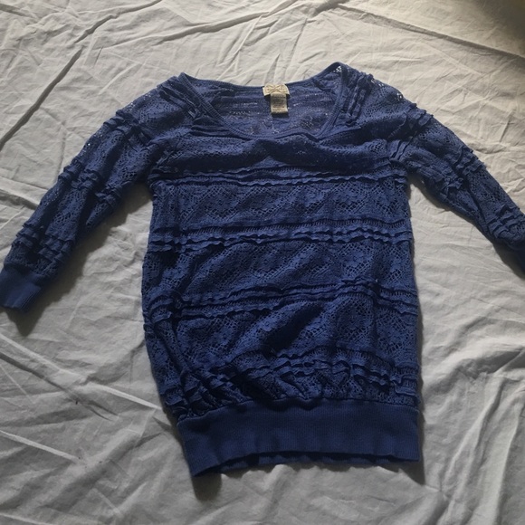 Lace 3/4th length sleeve shirt.