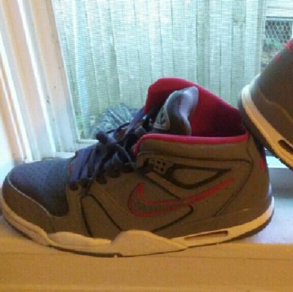 Nikes - Picture 2 of 2