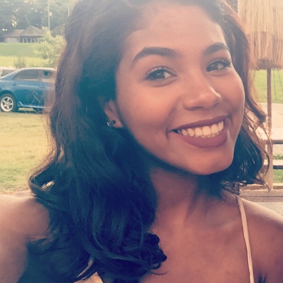 Meet your Posher, Jessica - Picture 1 of 1