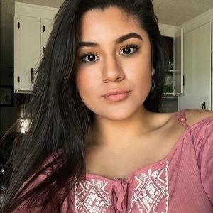 Meet your Posher, Stephany