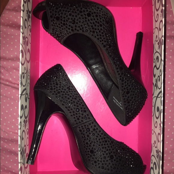 ‼️PRICE DROP‼️ on Lulu Townsend heels - Picture 3 of 4