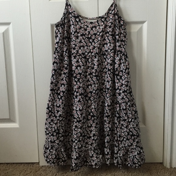 brandy Melville flowy Jada dress