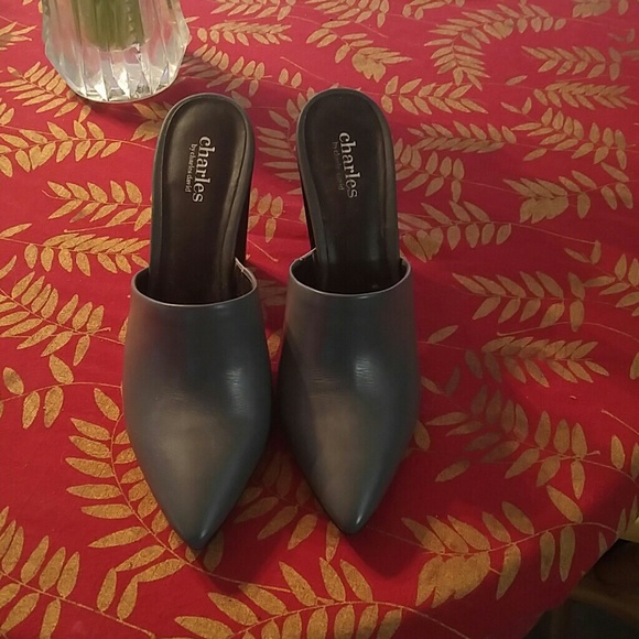 Shoes 8 - Picture 2 of 2