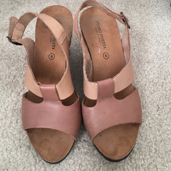 Nude leather wedges