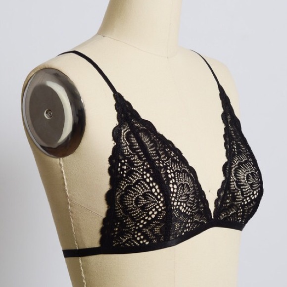 NWT || Black Scalloped Lace Bra - Picture 3 of 4