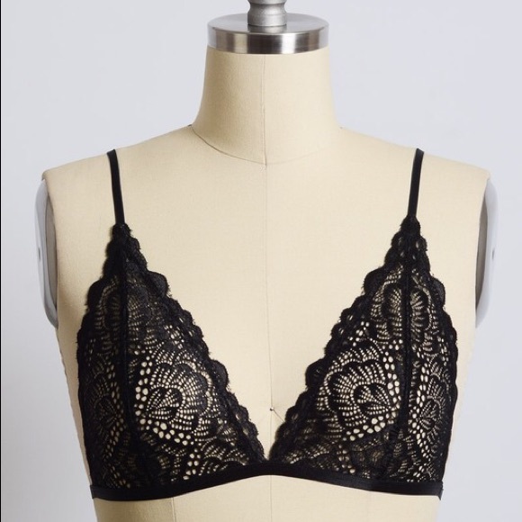 NWT || Black Scalloped Lace Bra - Picture 4 of 4