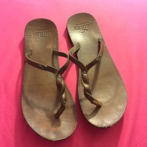 Hollister flip flops