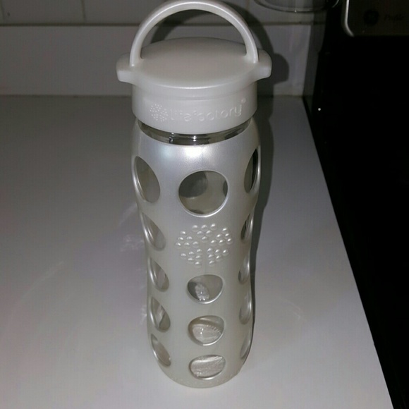 lifefactory glass water bottle