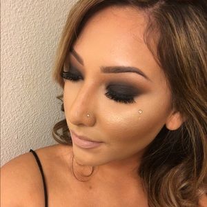 Meet your Posher, Desiree