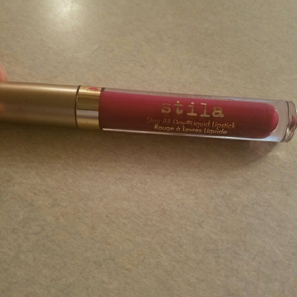 2 Stila liquid lipstick - Picture 3 of 4