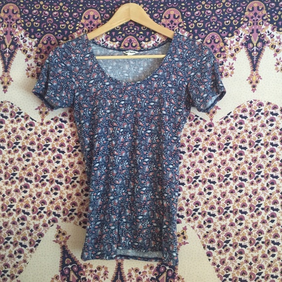 floral tee - Picture 1 of 2