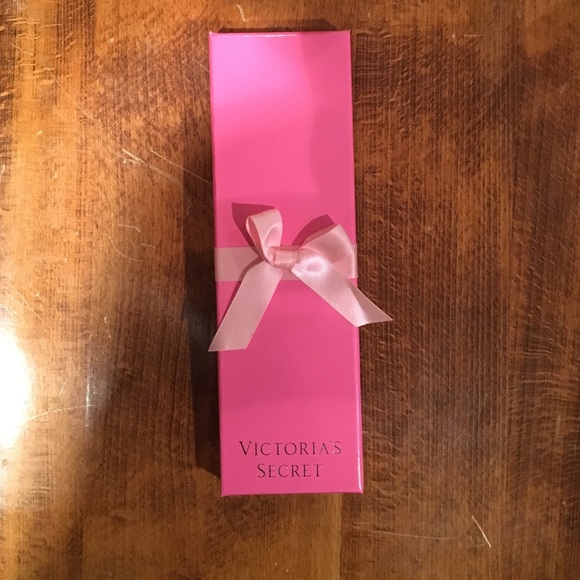Victoria's Secret angel wing necklace